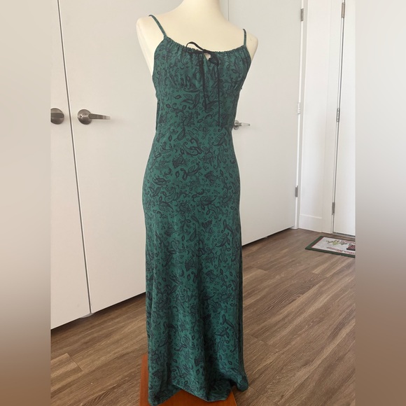 Realisation Par Dress, it says size L, but fits more like M - Picture 3 of 6